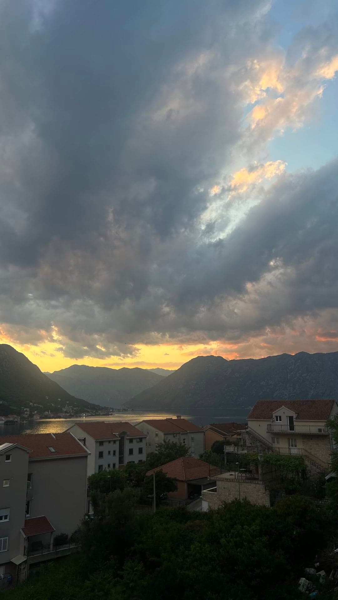 Apartment in Dobrota No. 2432, Kotor — property photo 8