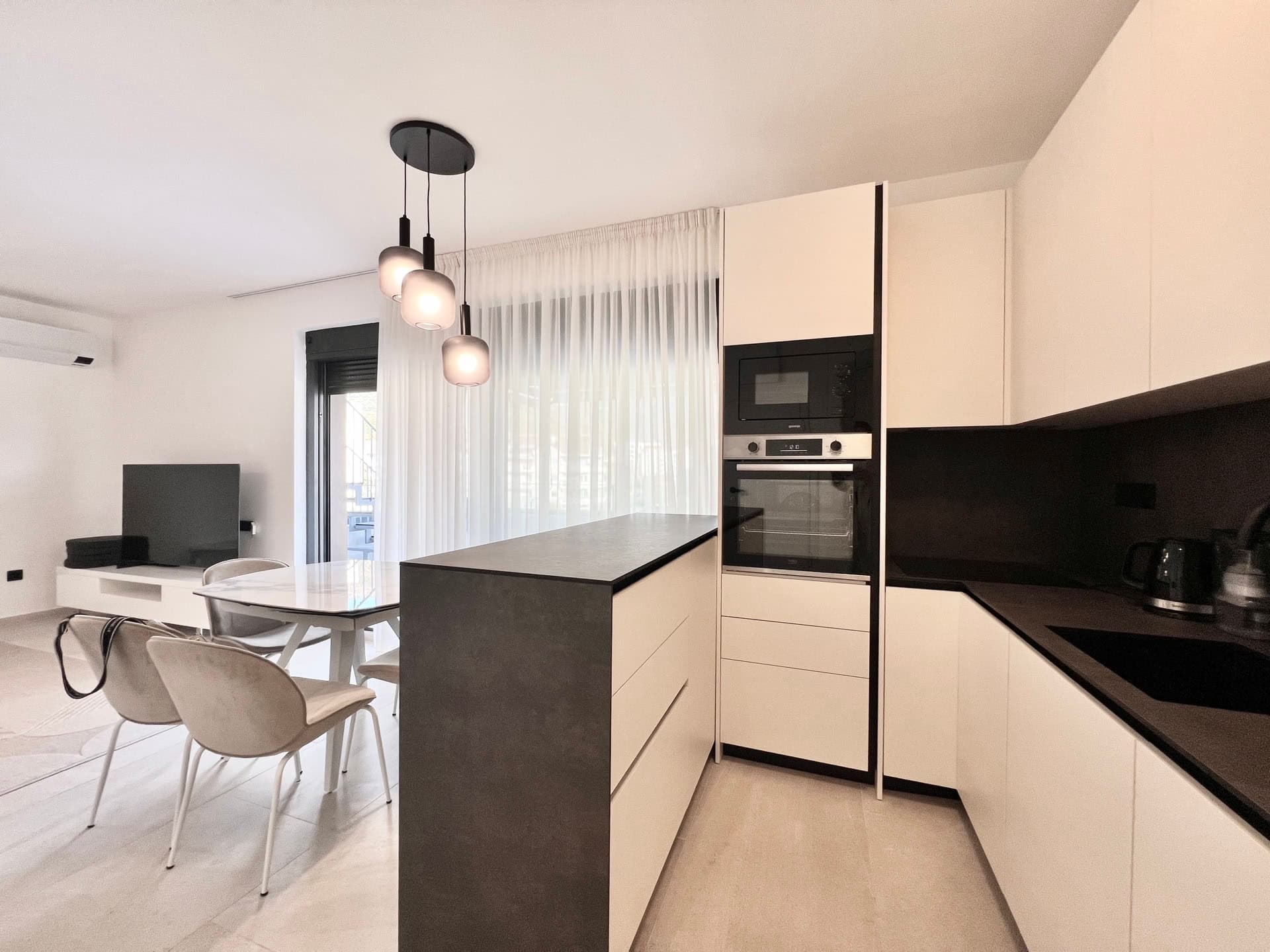 Stan u Tivtu br. 2425, Tivat, Tivat — fotografija nekretnine 17