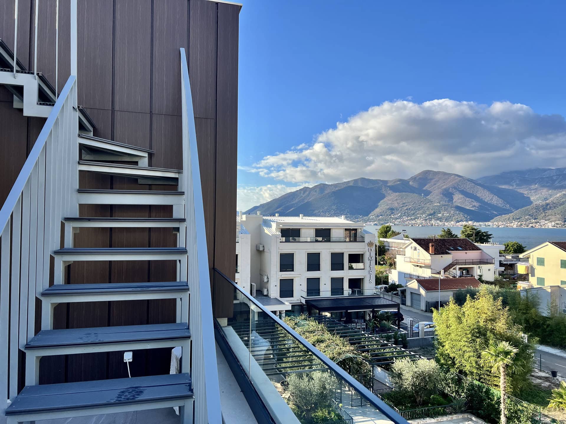 Stan u Tivtu br. 2425, Tivat, Tivat — fotografija nekretnine 2