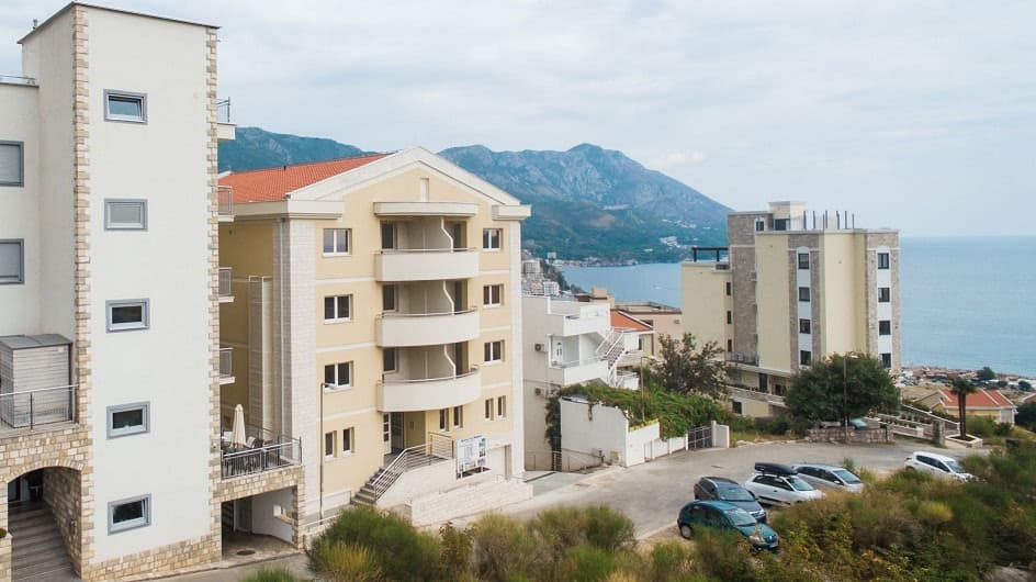 Apartments in Bečići No. 2075 — Becici, Becici