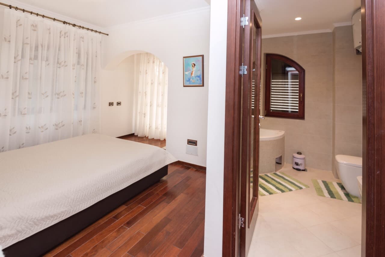 Apartment in Petrovac No. 1719, Budva — property photo 4