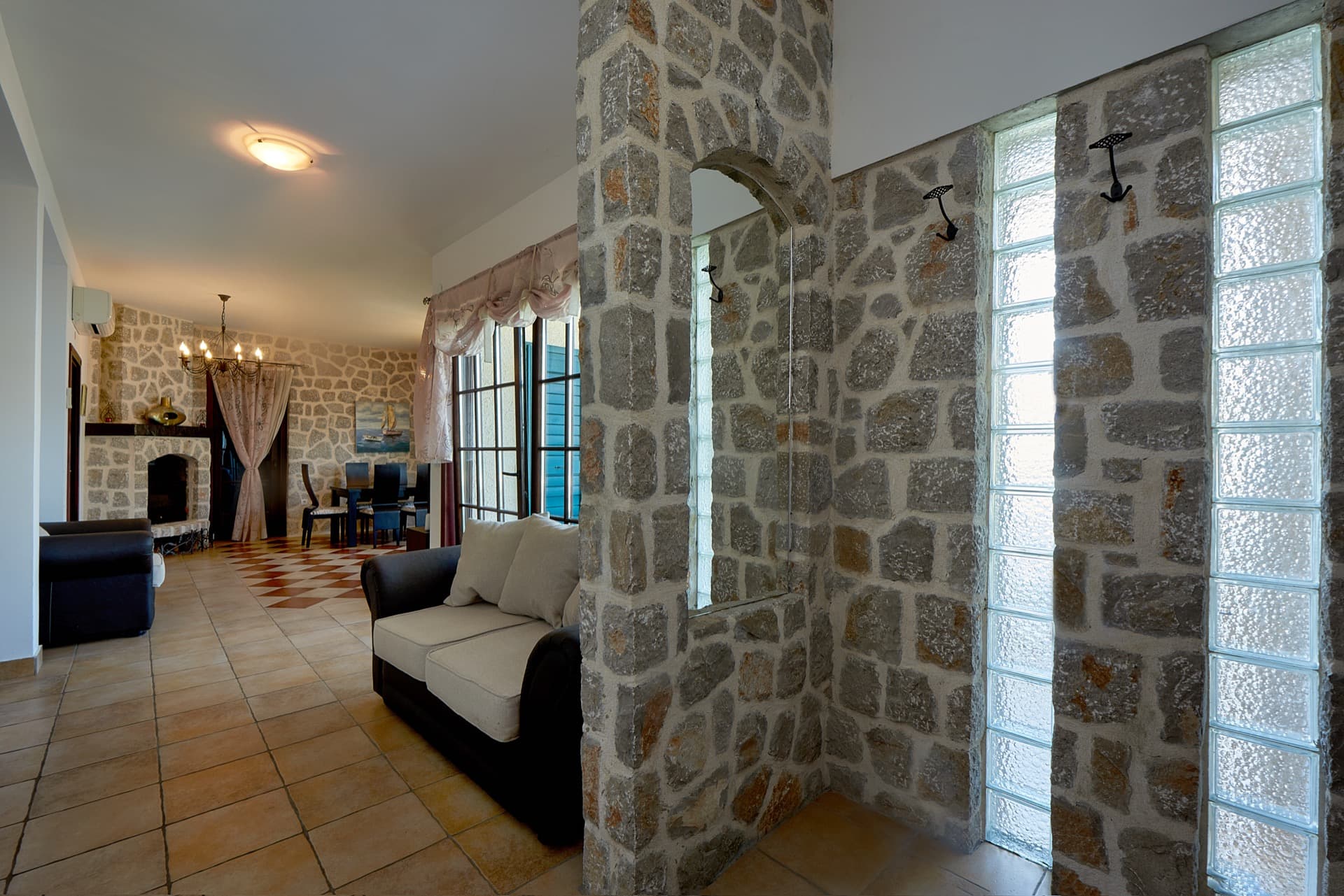 Villa in Kostanjica Nr. 2117, Kotor — Immobilienfoto 5