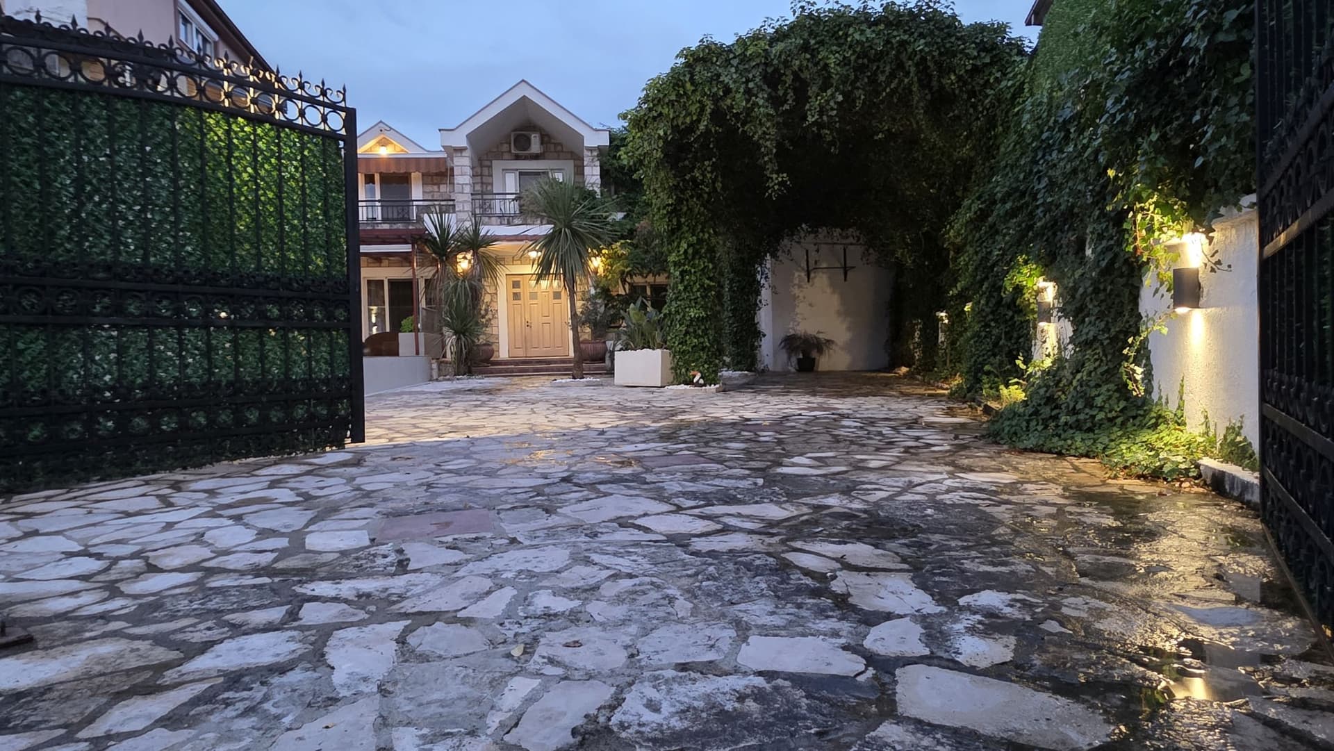 Haus in Tivat Nr. 2545 — Immobilienfoto 25