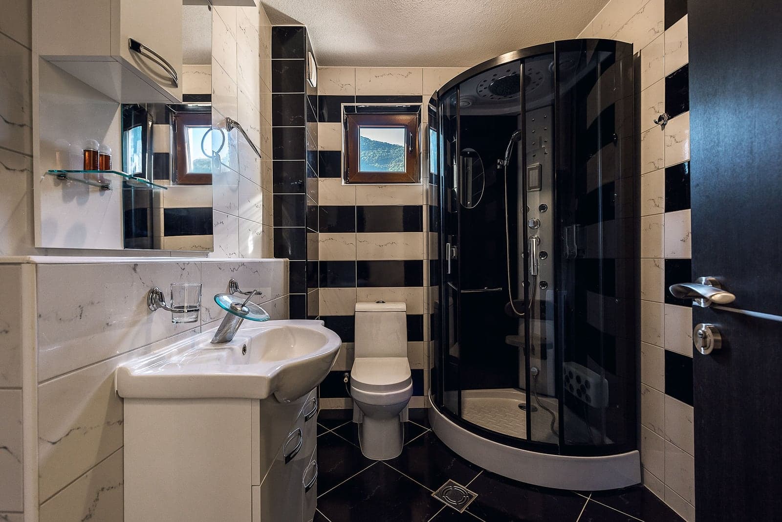 Apartment in Budva No. 2715 — property photo 11
