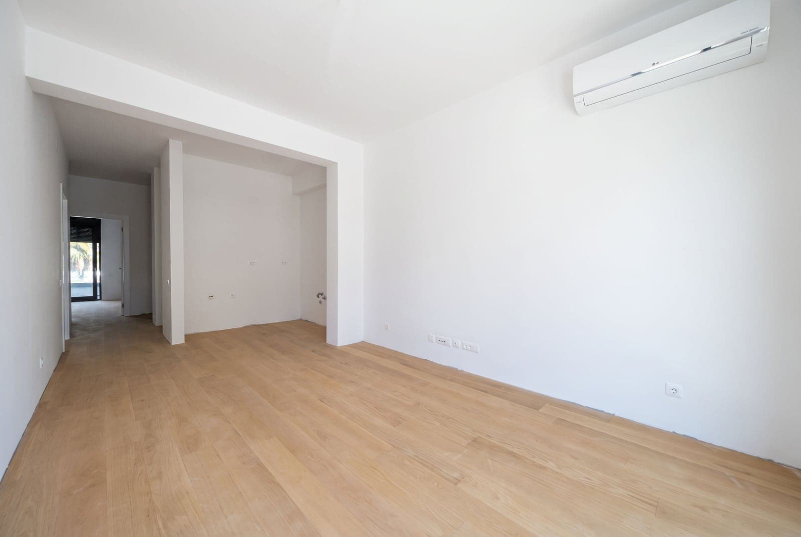 Apartment in Becici No. 2896 — property photo 5