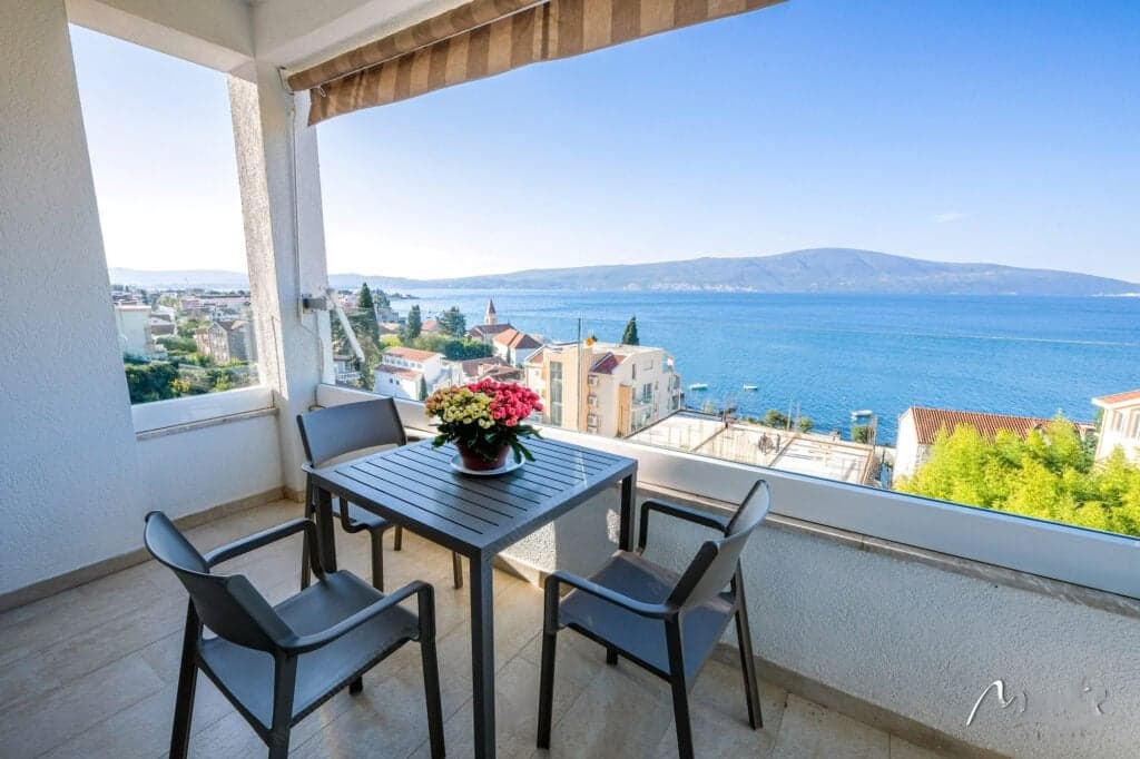 Wohnung in Tivat Nr. 2381