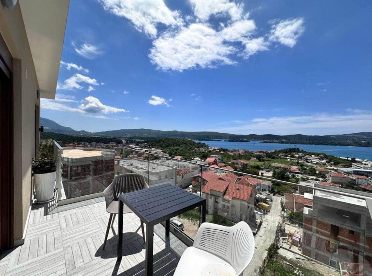 Wohnung in Tivat Nr. 2379