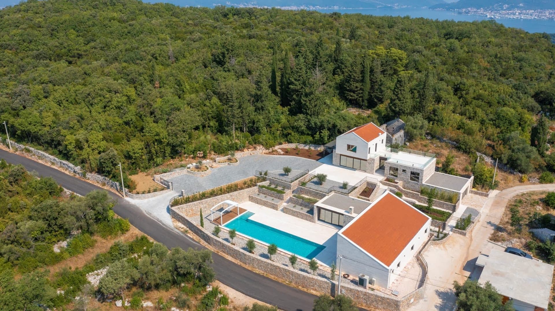 Villaanlage in Tivat Nr. 2014