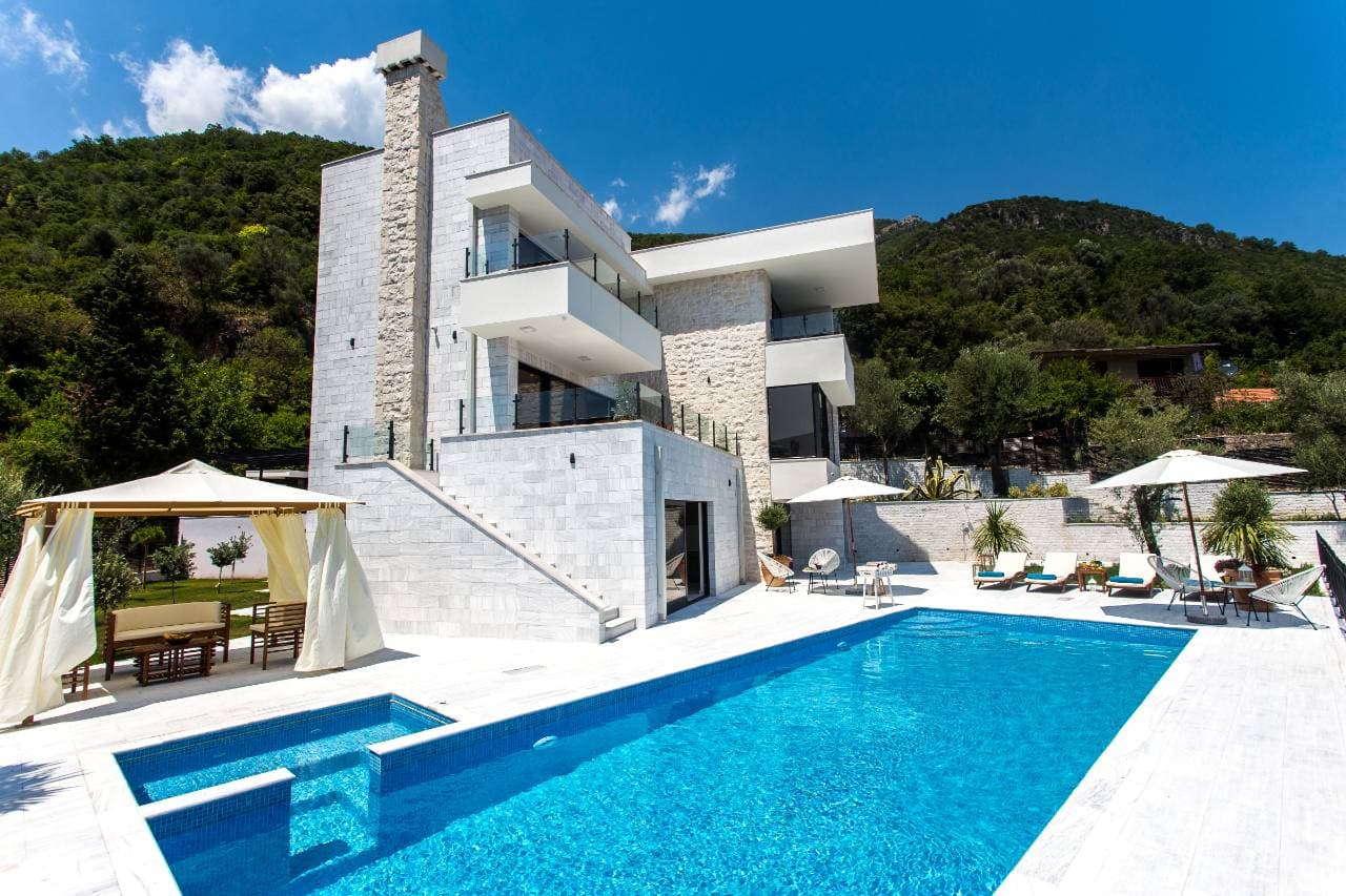 Villa in Đenovići No. 1987 — Herceg Novi