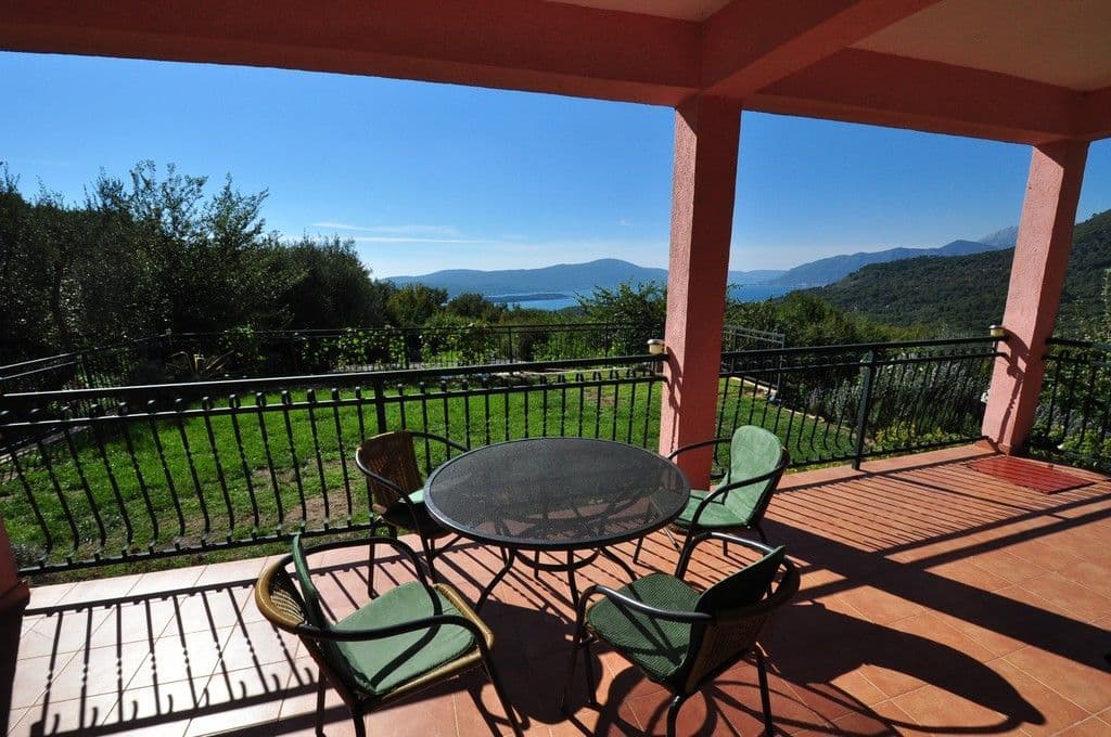 Villa in Tivat No. 1294