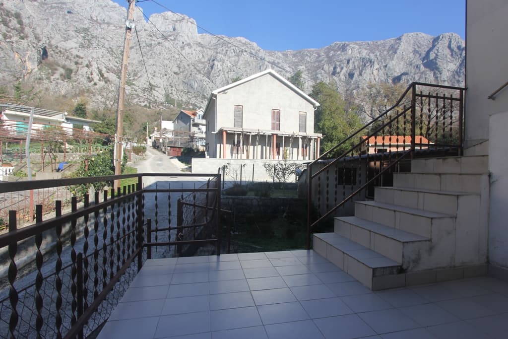 House in Orahovac No. 1085 — Kotor