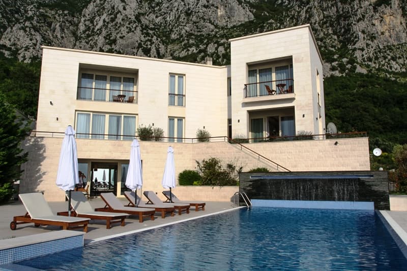 Villa in Blizikuće No. 969 — Budva