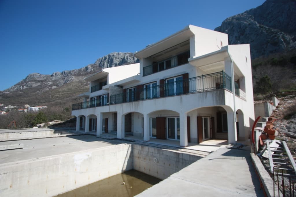 Villa in Blizikuće Nr. 807 — Budva