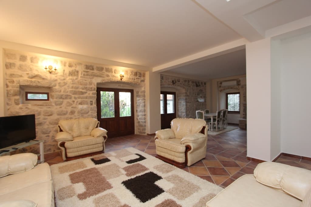 Villa in Prčanj Nr. 1202 — Kotor