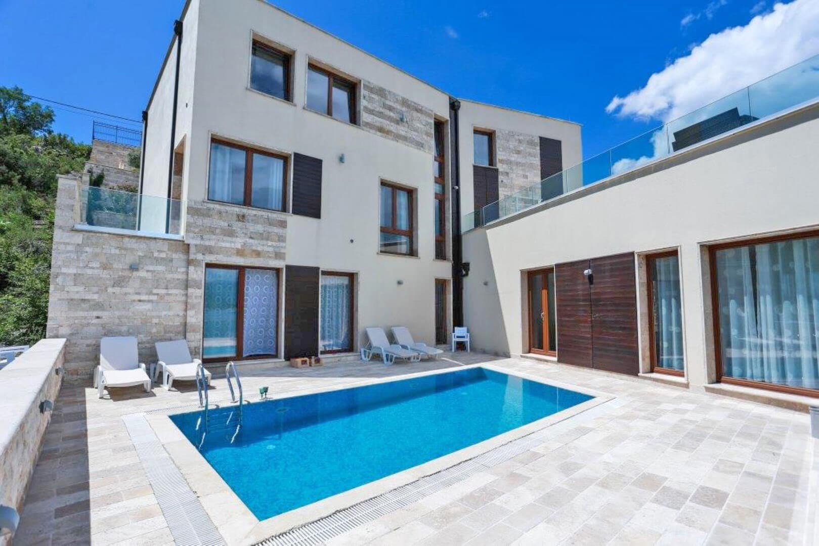 Villa in Krašići No. 232 — Tivat
