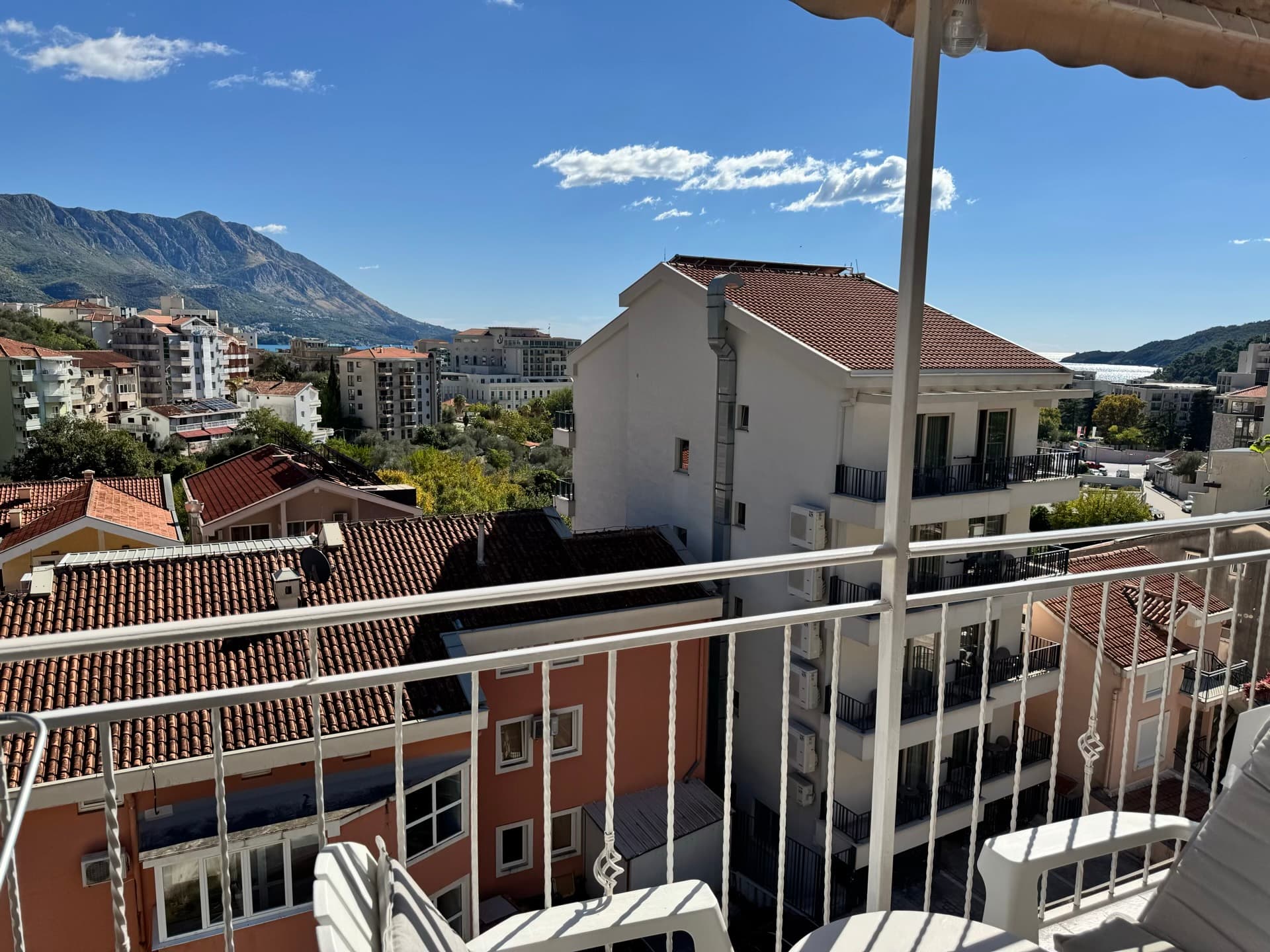 Apartment in Bečići No. 2493 — Becici, Becici