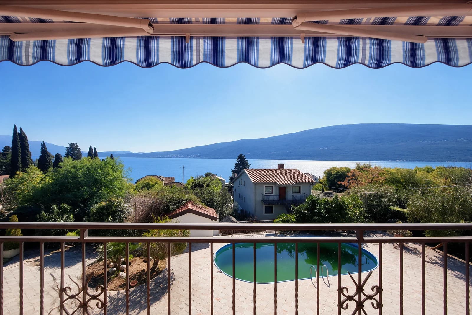 Apartment in Baosicici No. 2928 — Baošići, Herceg Novi