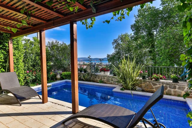 Villa in Tivat No. 2587