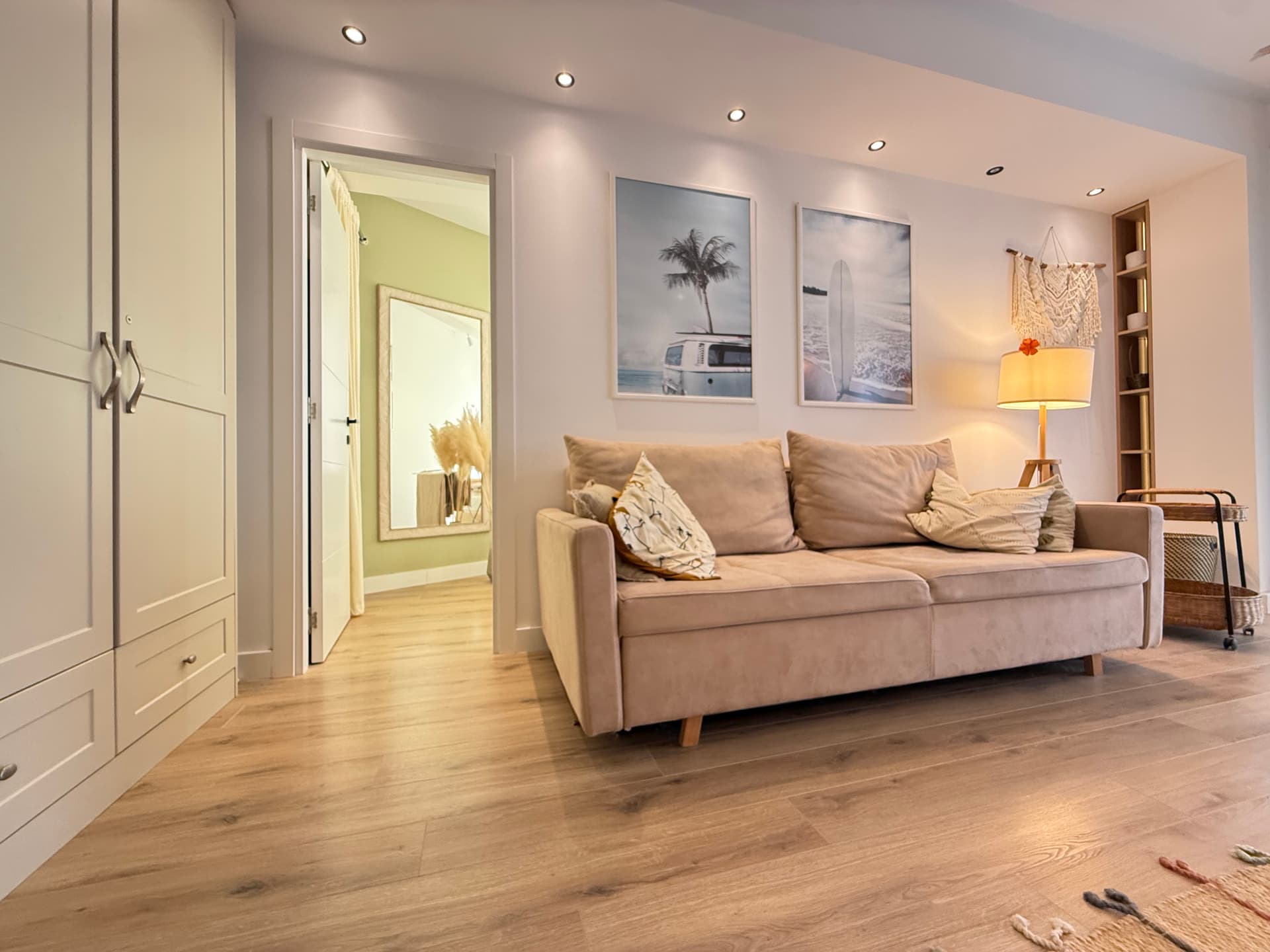 One-bedroom apartment for rent in Tivat with sea view