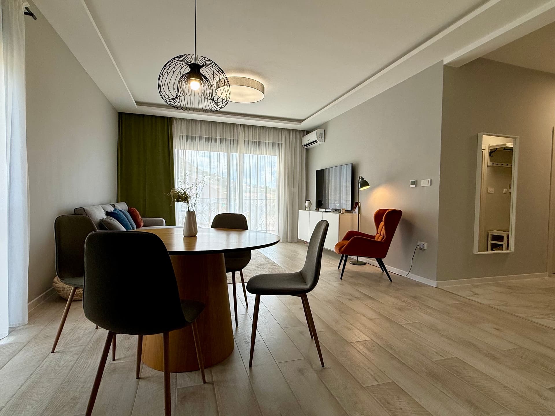 Three-bedroom apartment in Tivat! — Mažina St.